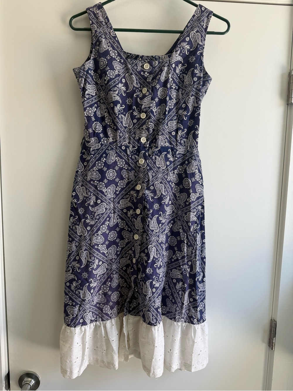Vintage Navy Paisley Button-Front Sundress with White Eyelet Hem